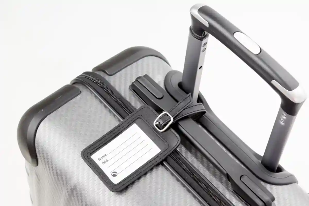 Как вернуть утерянный багаж в аэропорту: наклейте на багаж бирку с именем и домашним адресом. Фото: Shutterstock