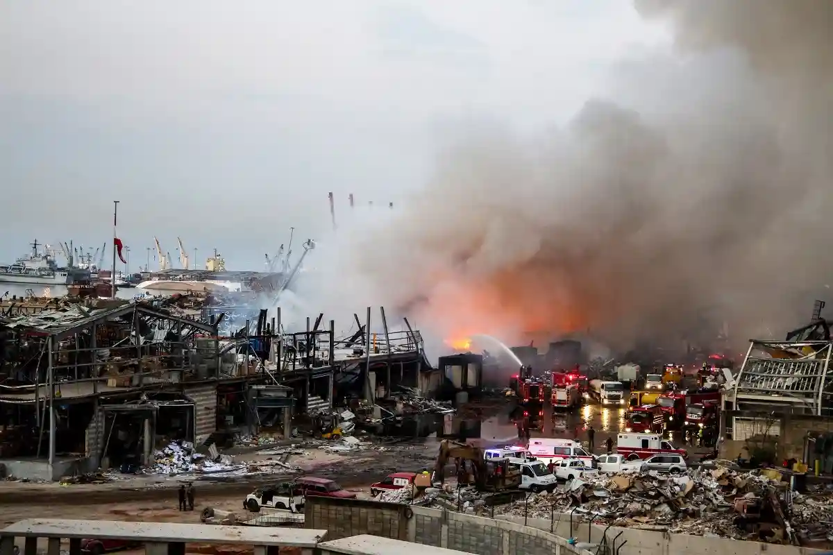 Пожар в Бейруте возродил воспоминания о взрыве в 2020 году