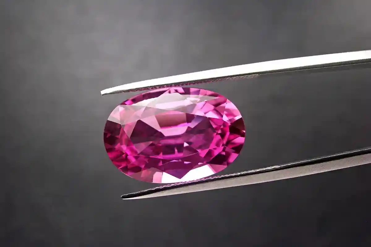 Впервые за 300 лет: в Анголе нашли самый крупный розовый алмаз