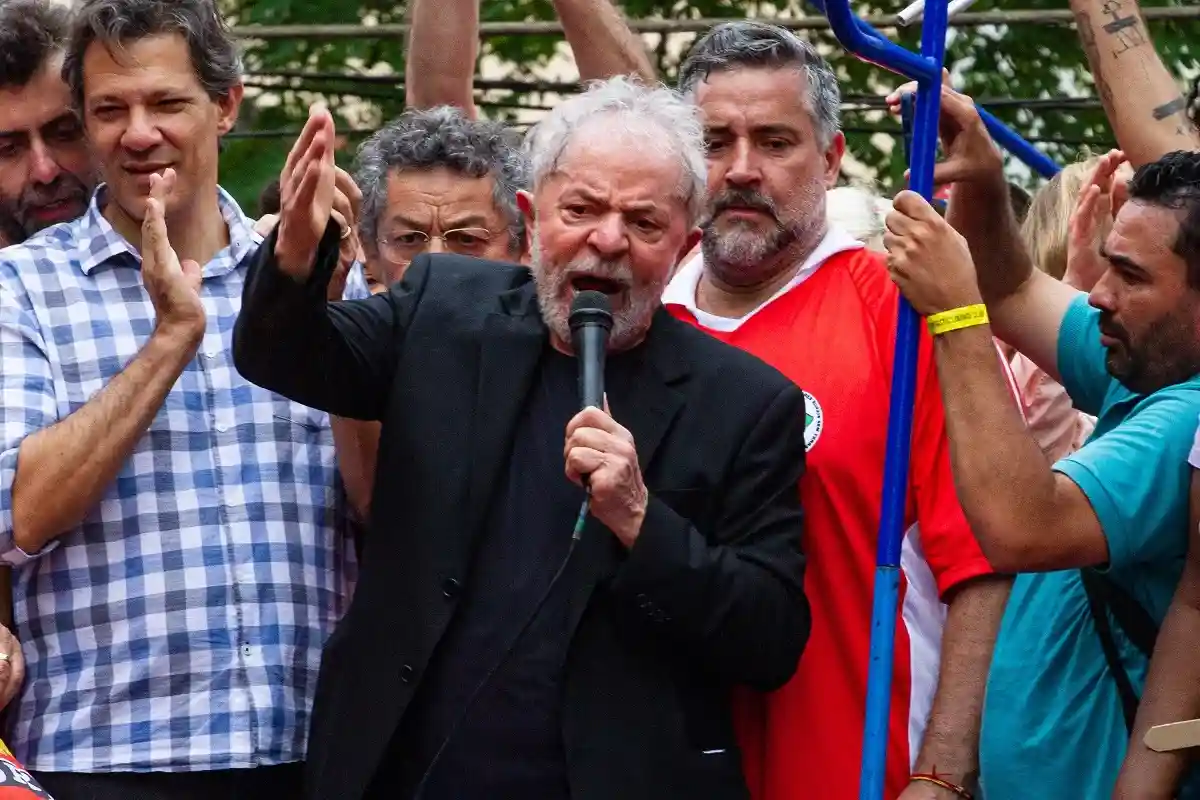 Лула «обхаживает» бразильских фермеров перед выборами