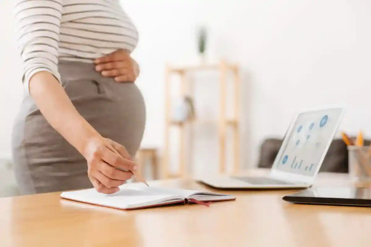 Пособие по беременности и родам в Германии. Фото: Dmytro Zinkevych / Shutterstock.com