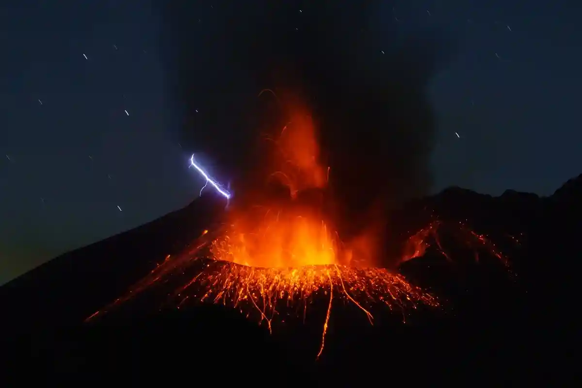 Эвакуация Кагосимы: в Японии проснулся вулкан Сакурадзима
