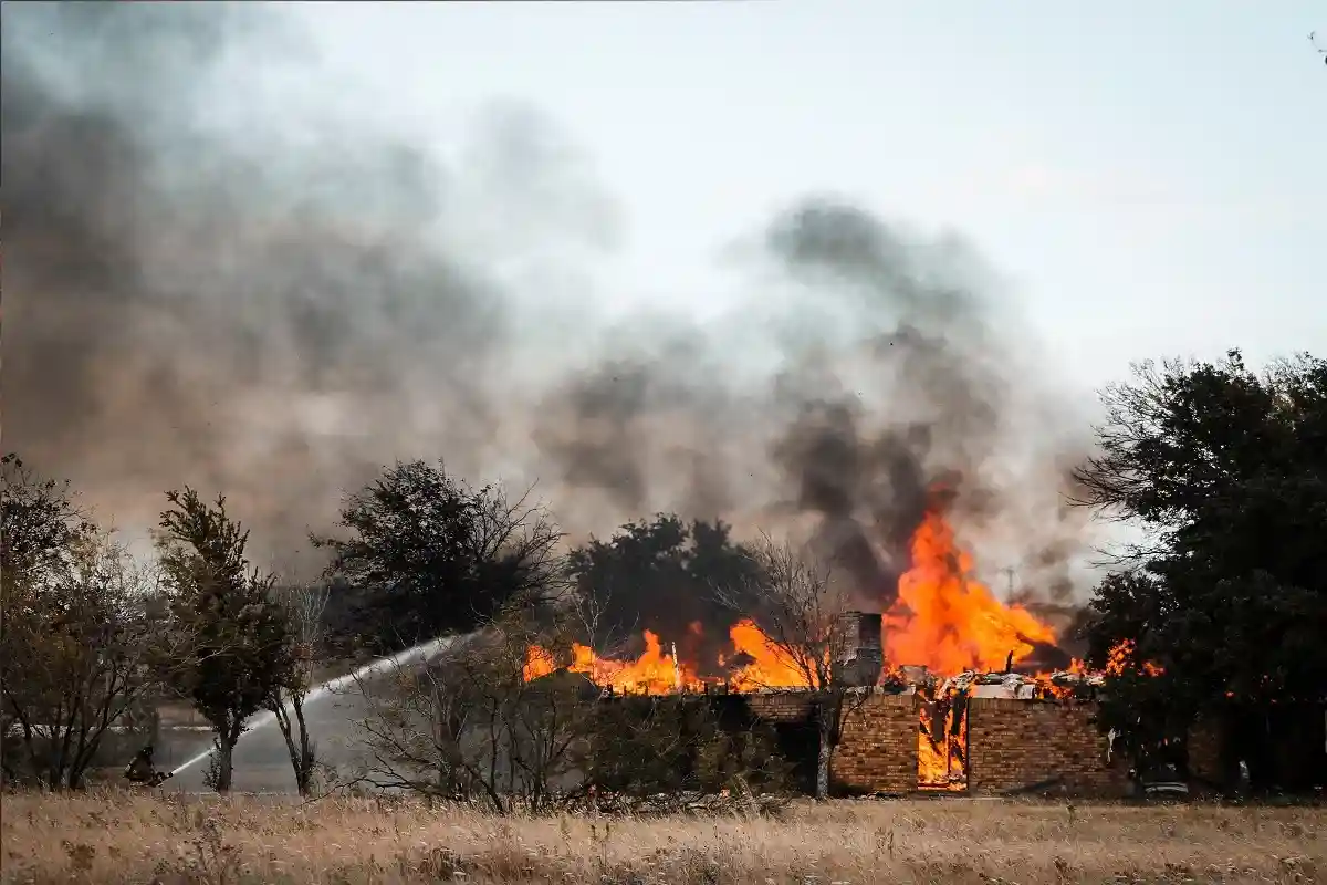 В Техасе пожар на 200 гектаров начался с мусорного бака