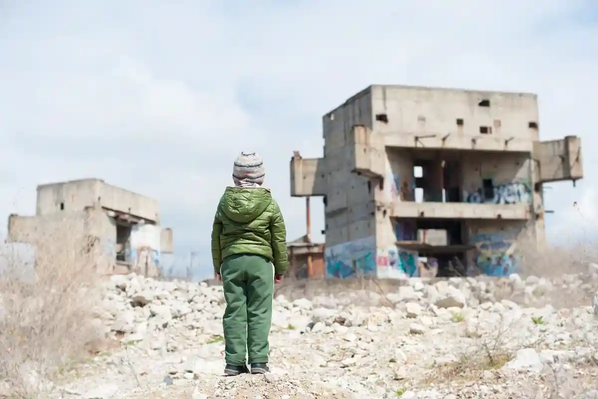 Конфликт в Украине ведет к самым страшным потерям - детским. Фото: Ruslan Shugushev / Shutterstock.com