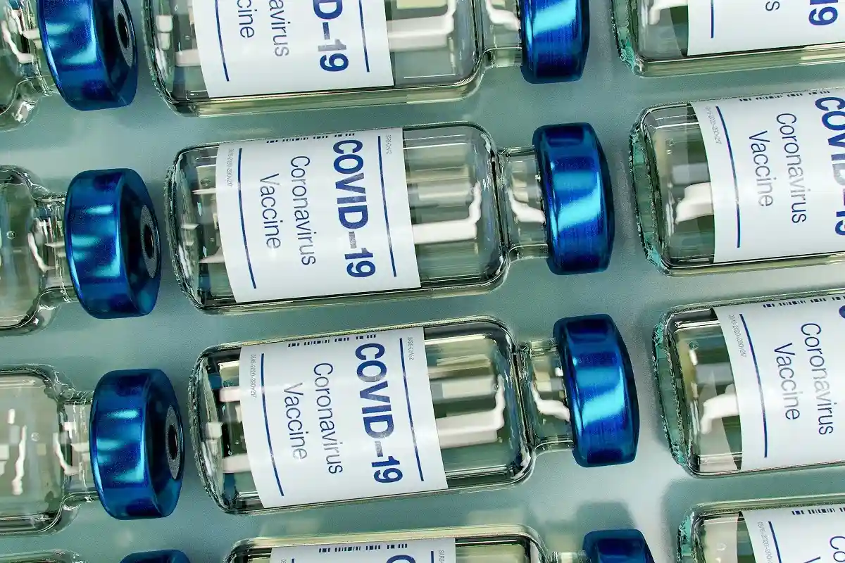 На побочные эффекты от COVID-вакцинации пожаловалось 2,5 млн немцев