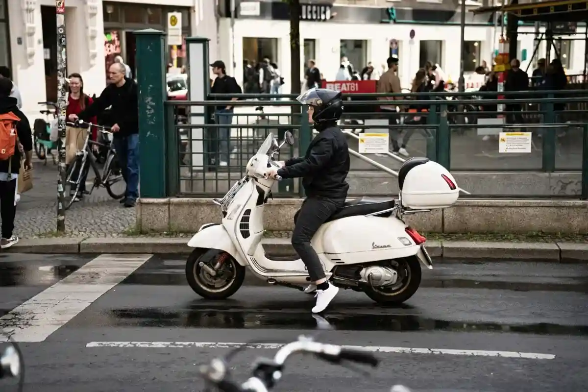 Всегда соблюдайте правила дорожного движения, независимо от того пешеход вы или водитель Фото: Aleksejs Bocoks / aussiedlerbote.de