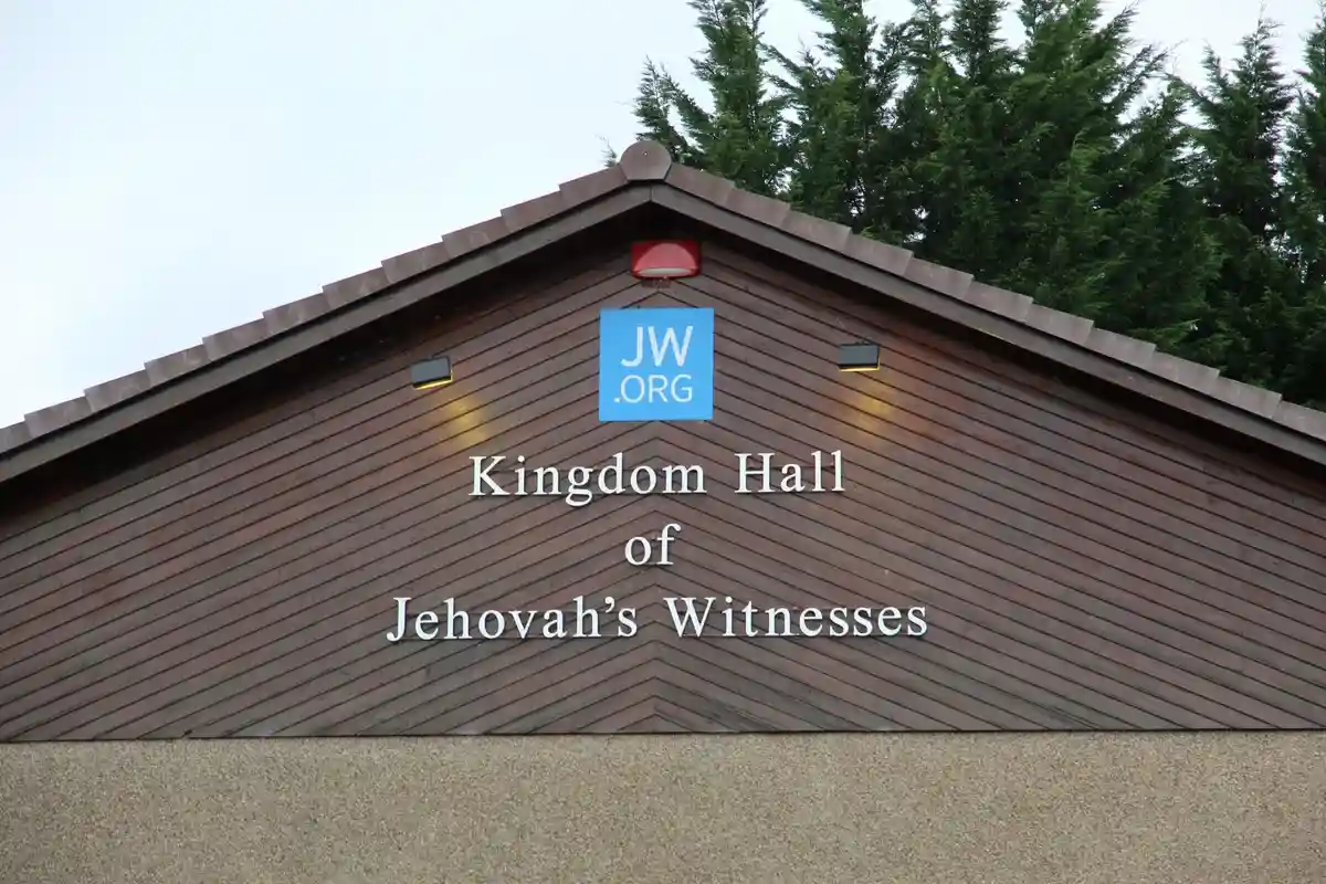 Зал царств Свидетелей Иеговы Фото: Damian Pankowiec / Shutterstock.com