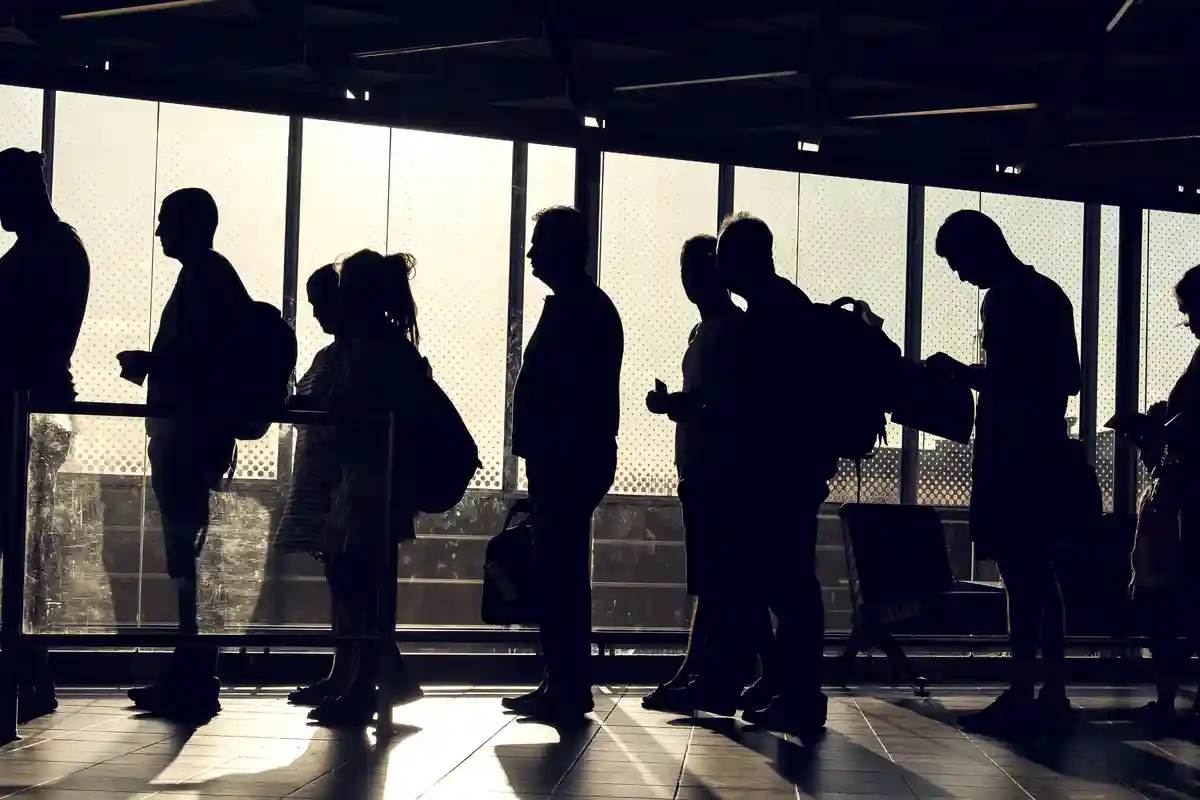 В аэропорту Франкфурта ожидают самый сильный поток пассажиров с начала пандемии. Фото: Ancapital / Shutterstock.com
