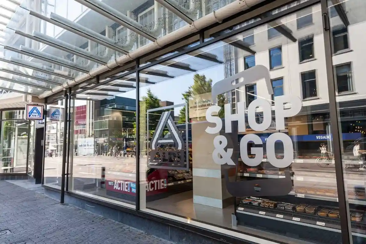 Инновационный магазин без кассиров и касс, открыт в Нидерландах.