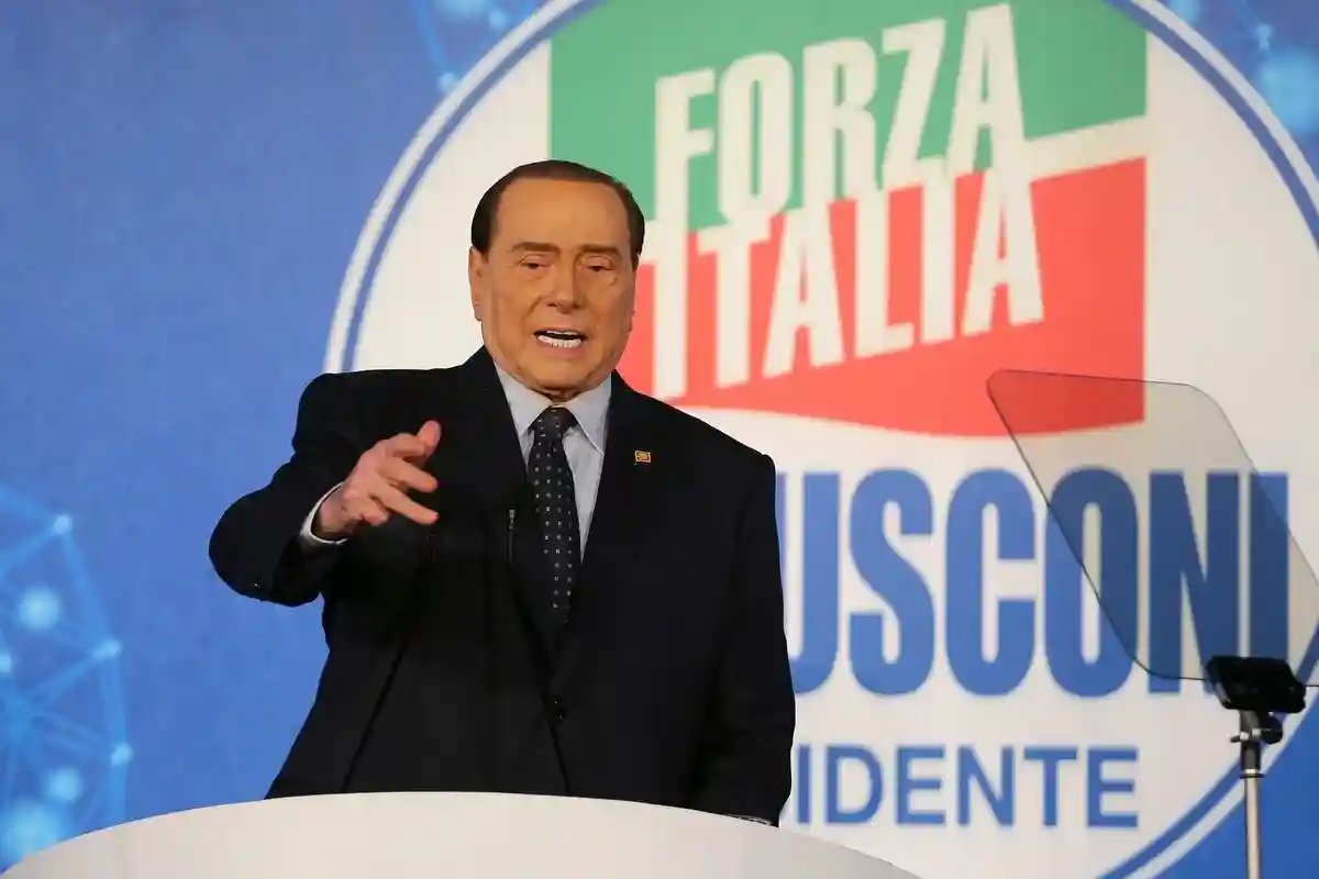 Берлускони отвергает обвинения в отставке Марио Драги. Правых политиков винят в сговоре. Фото: M. Cantile / shutterstock.com