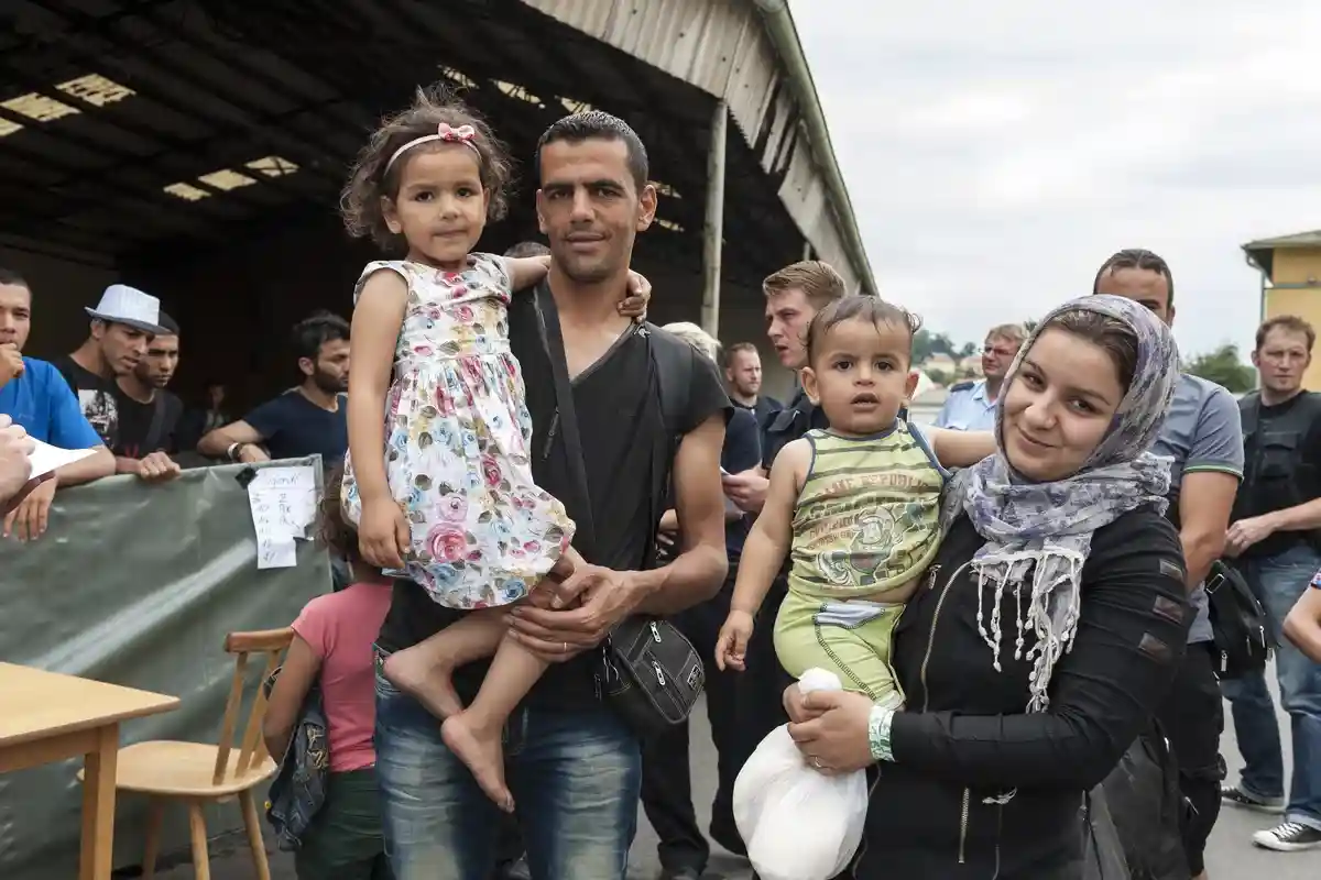 В 2015 году в Германию прибыло 850 тысяч беженцев. Фото: Jazzmany/ shutterstock.com