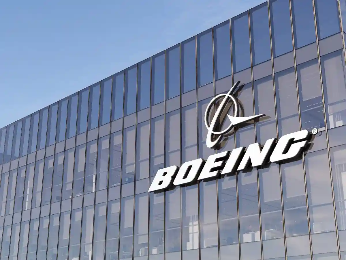 Boeing, ESG, Lufthansa Technik