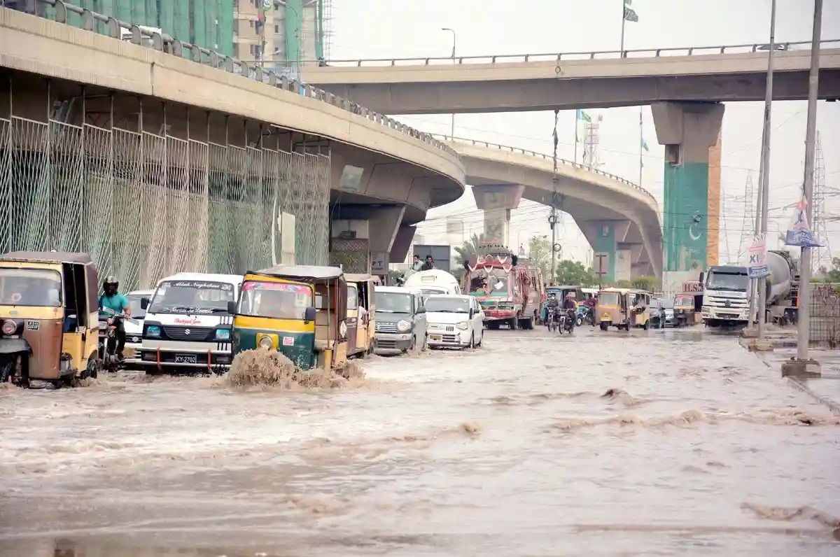 В Пакистане более 300 человек погибли от муссонных дождей. Фото: Asianet-Pakistan / Shutterstock.com