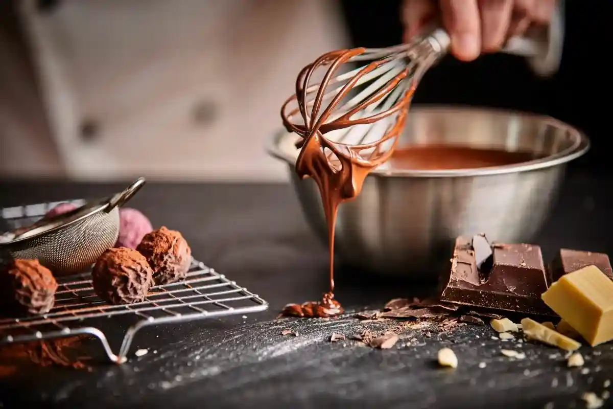 Callebaut запустит производство шоколада: поставки важны для кондитерских и хлебопекарных предприятий. Фото: stockcreations / shutterstock.com