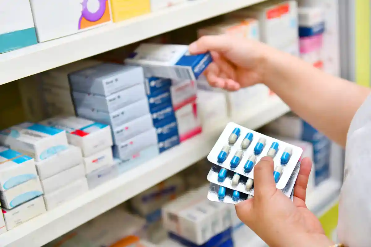C 16 августа пациенты могут получить в аптеке более дешевые лекарства. Фото: I viewfinder / Shutterstock.