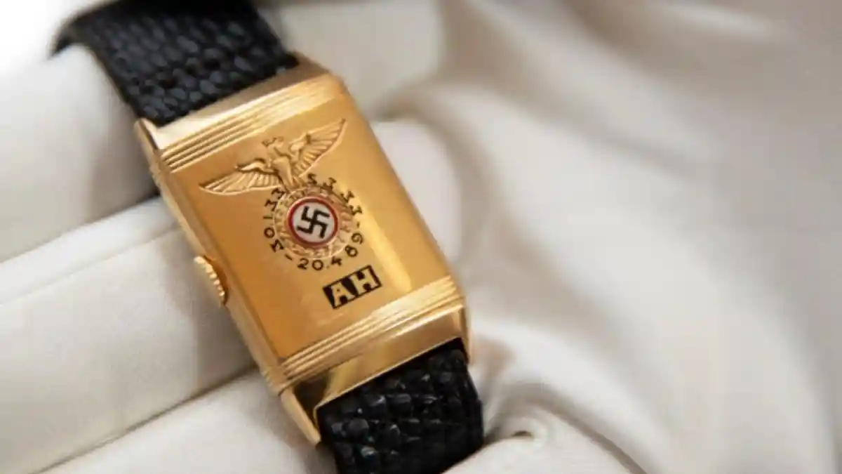 Часы Адольфа Гитлера продали за миллион долларов. Фото: Alexander Historical Auctions