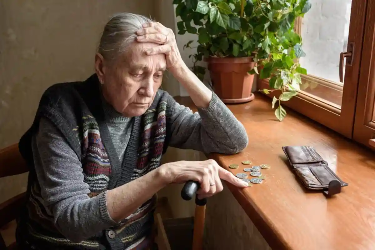 Число бедных в Баден-Вюртемберге, пятая часть пожилых людей находится на грани нищеты. Фото: Stramp / shutterstock.com