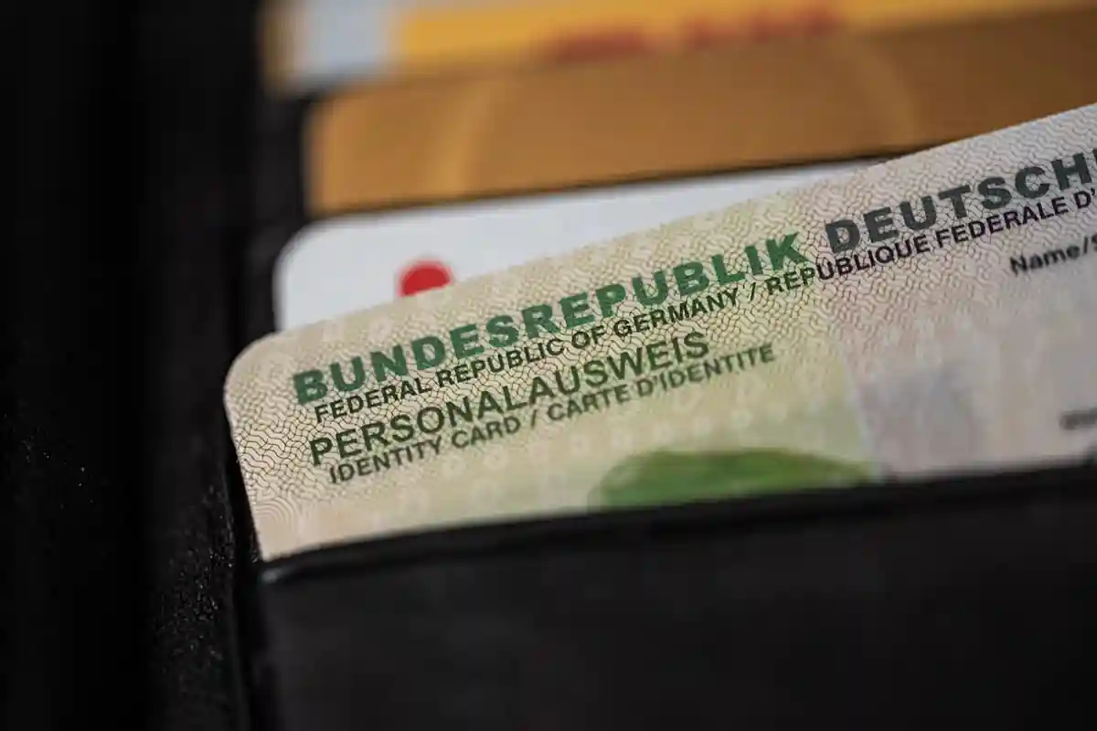 Двойное гражданство в Германии: решение зависит от закона. Фото: Christian Horz / Shutterstock.