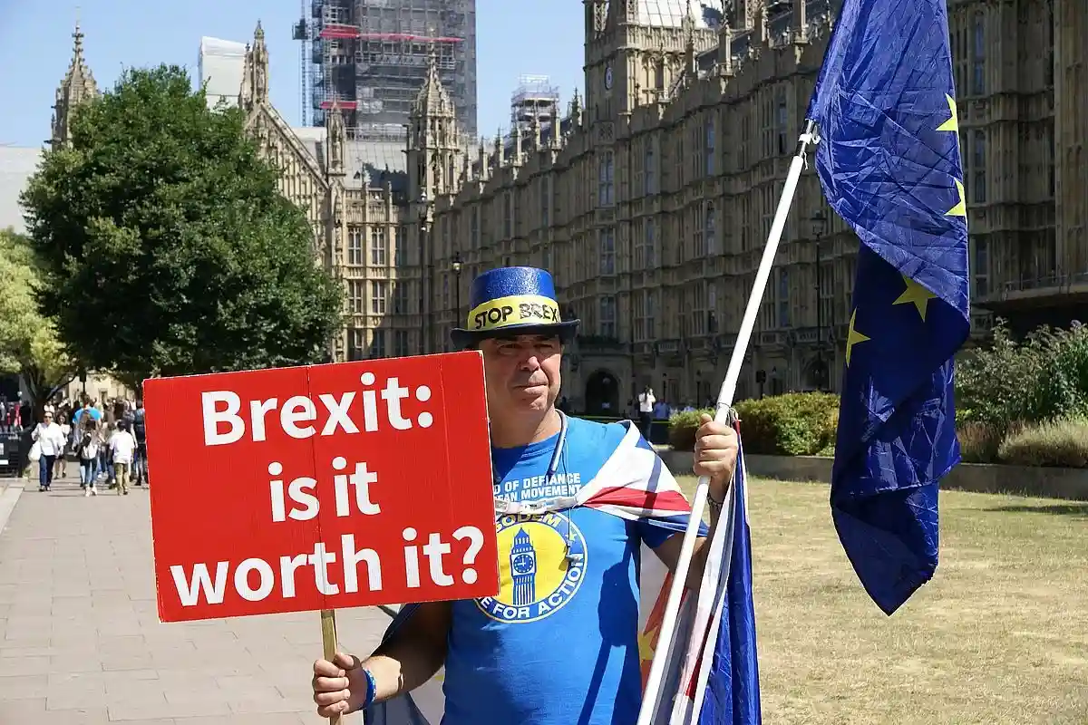 Призывы вкладывать в Румынию зазвучали на фоне заявления правительства Великобритании об увеличении затрат на Brexit. Фото: ChiralJon / wikimedia.org