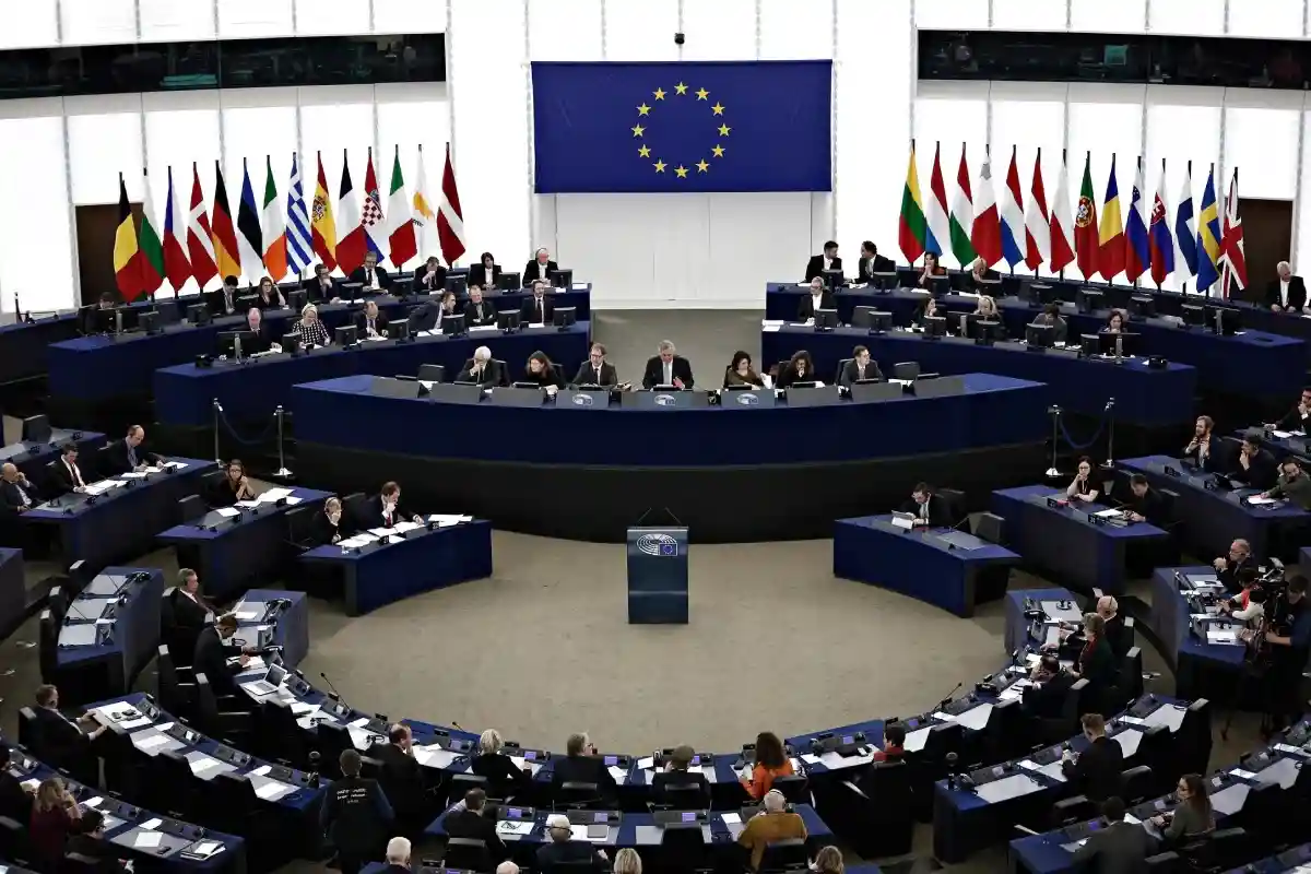 Совет ЕС утвердил 7‑й пакет санкций против России