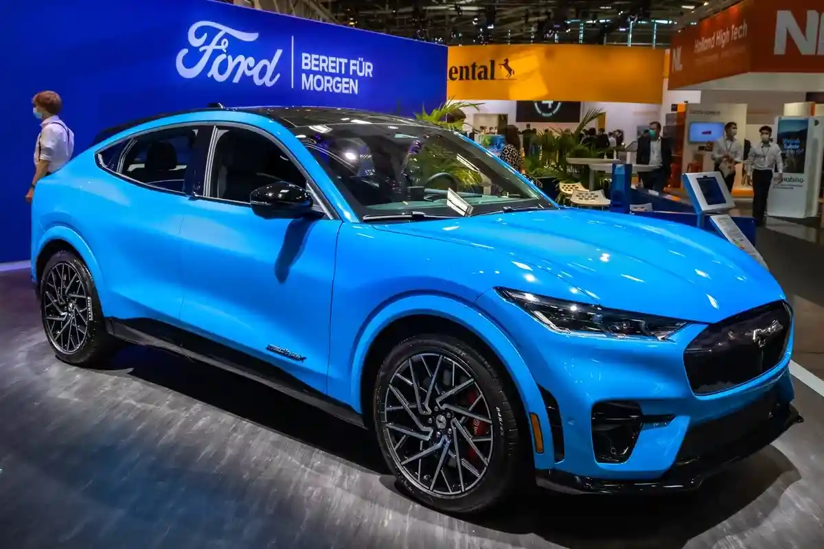 Ford ускоряет переход на производство электромобилей
