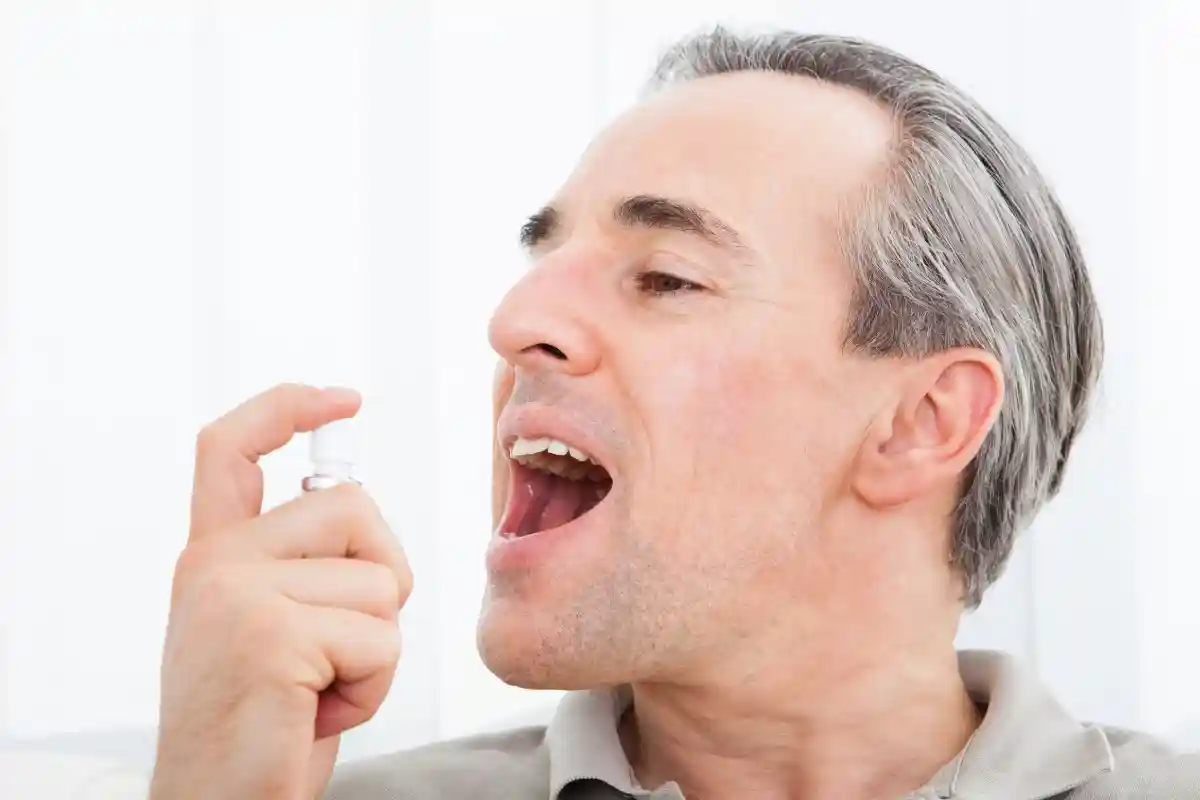 О чем говорит неприятный запах изо рта? Фото: Andrey_Popov / Shutterstock.com
