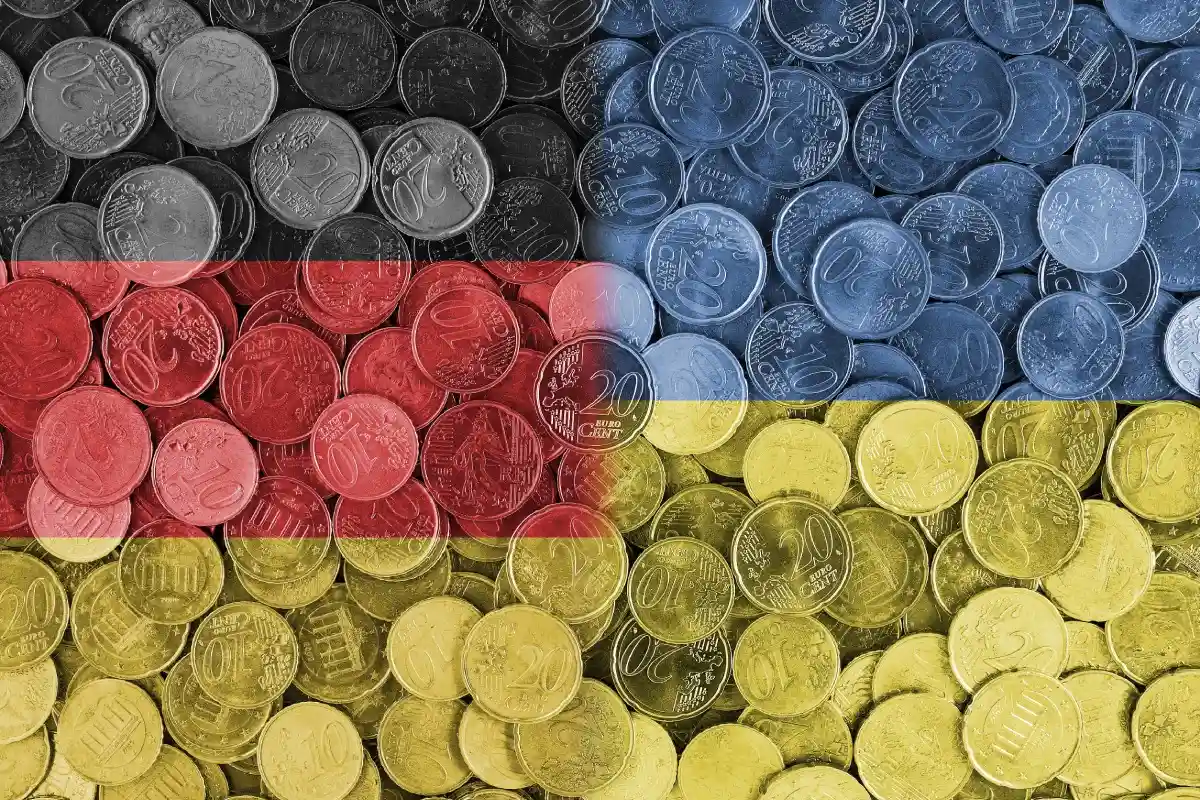 Германия блокирует пакет помощи ЕС для Украины в 9 млрд евро. Фото: Vincent Grebenicek / Shutterstock.com