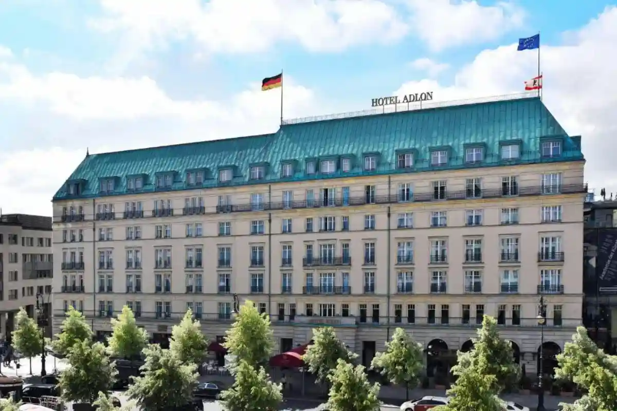 Советы по путешествию в Германию: сравнивайте цены. Отель Adlton Kempinski. Фото: Booking.