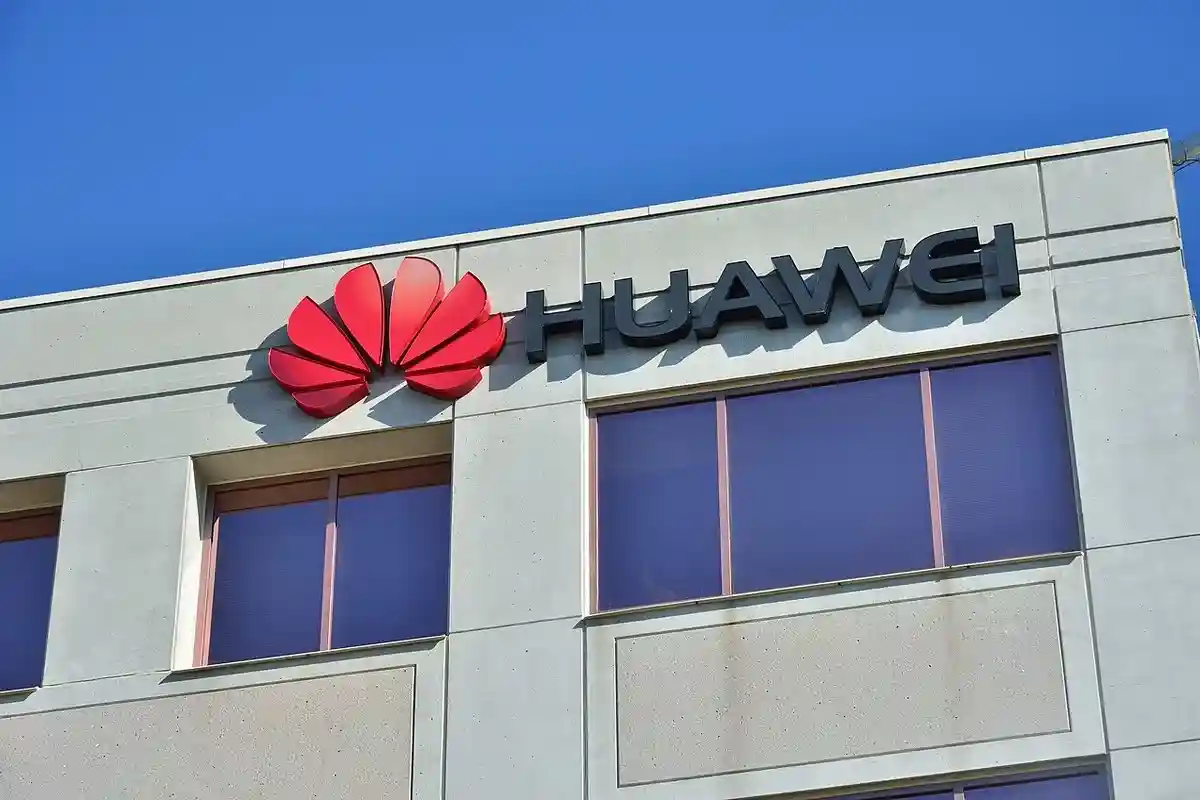 Huawei могут запретить распространять отдельные электронные компоненты. Фото: Raysonho / wikimedia.org