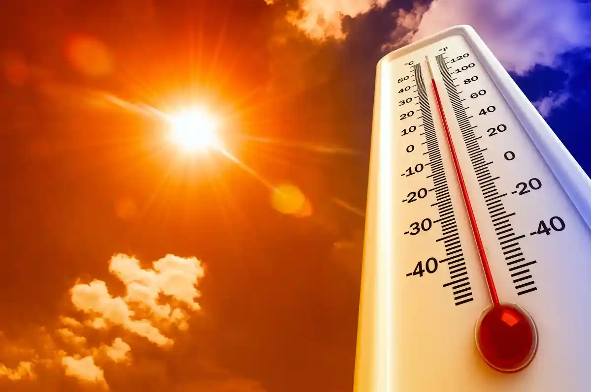 Как бороться с жарой, в Германии пока до конца не определились. Фото: VladisChern / Shutterstock.com