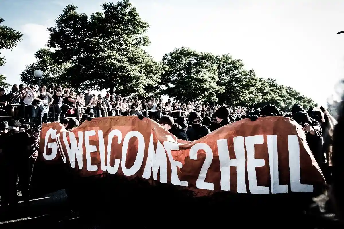 Как изменился левый экстремизм в Гамбурге со времени саммита G20. Протест против саммита G20 в 2017 году. Фото: Marco Aprile / shutterstock.com