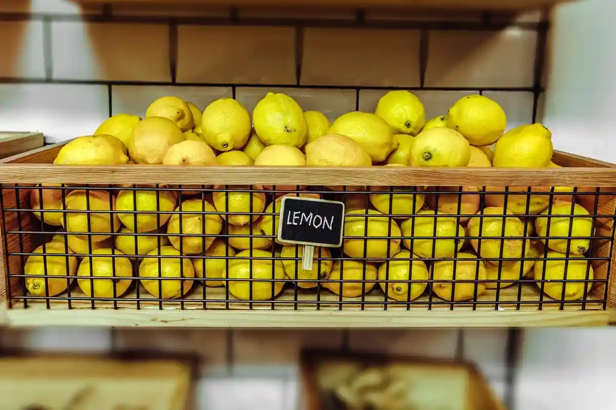 Как выбрать спелые лимоны и надолго их сохранить. Фото: Quintin Gellar / Pexels.com