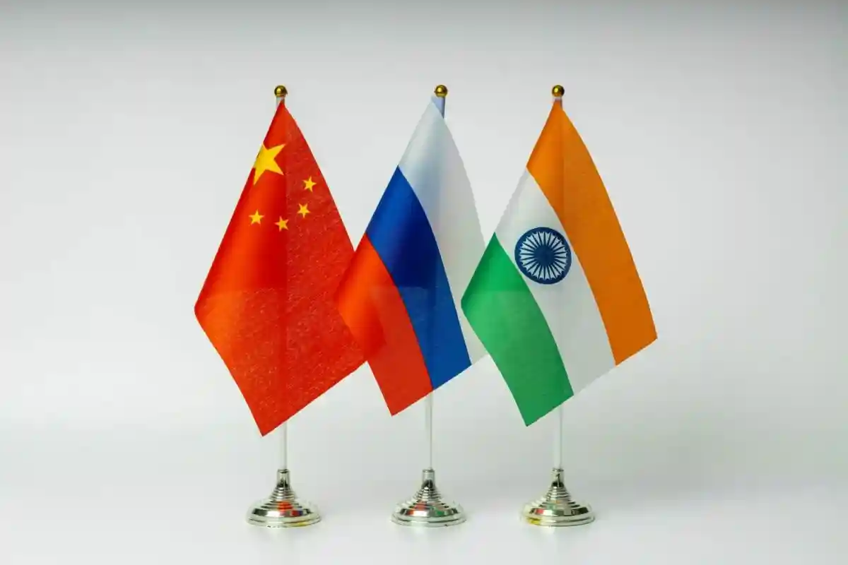 Китай и Индия купили нефть у РФ: статистика. Фото: Vladirina32 / shutterstock.com