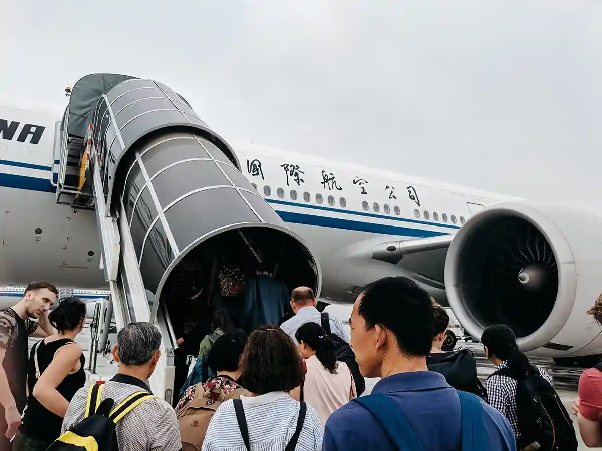 Китай возобновляет международные рейсы