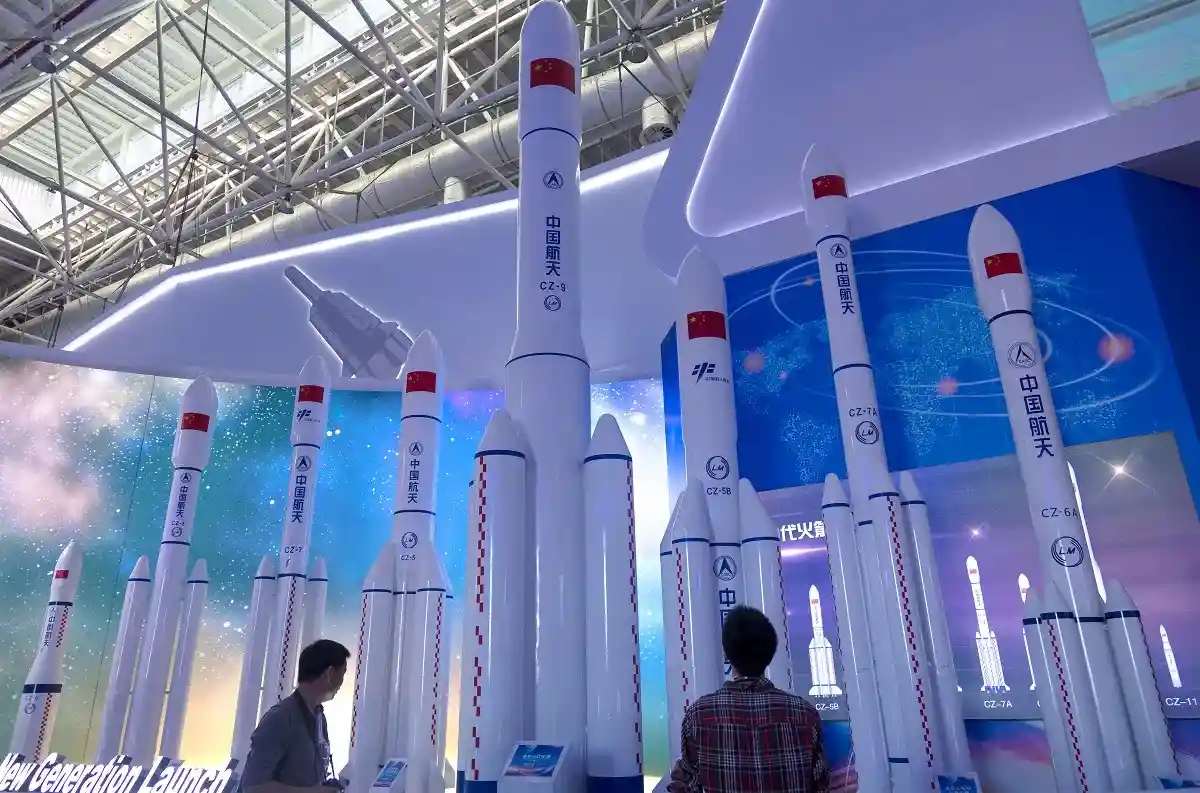 Китайская ракета упадет на этих выходных. Фото: testing / Shutterstock.com