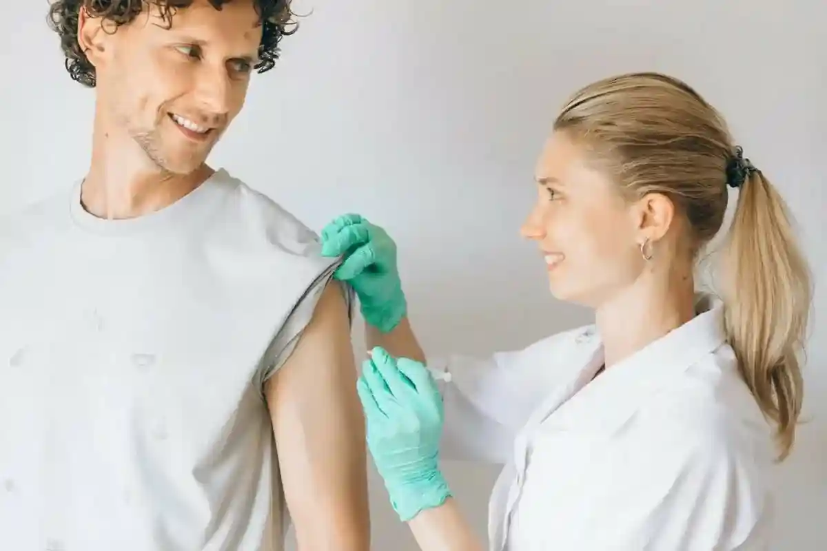 Когда лучше делать прививку от Covid. Фото: Nataliya Vaitkevich / pexels.com