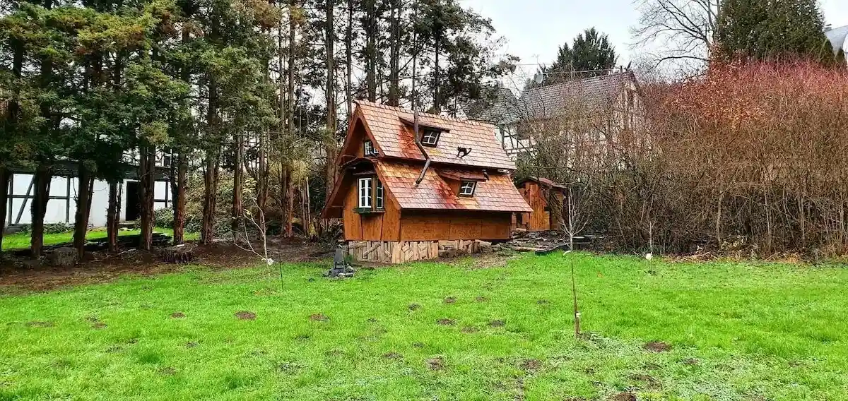 Крошечный дом (Tiny House): домик ведьмы. Фото: Gastgeberin Sarah / airbnb.com