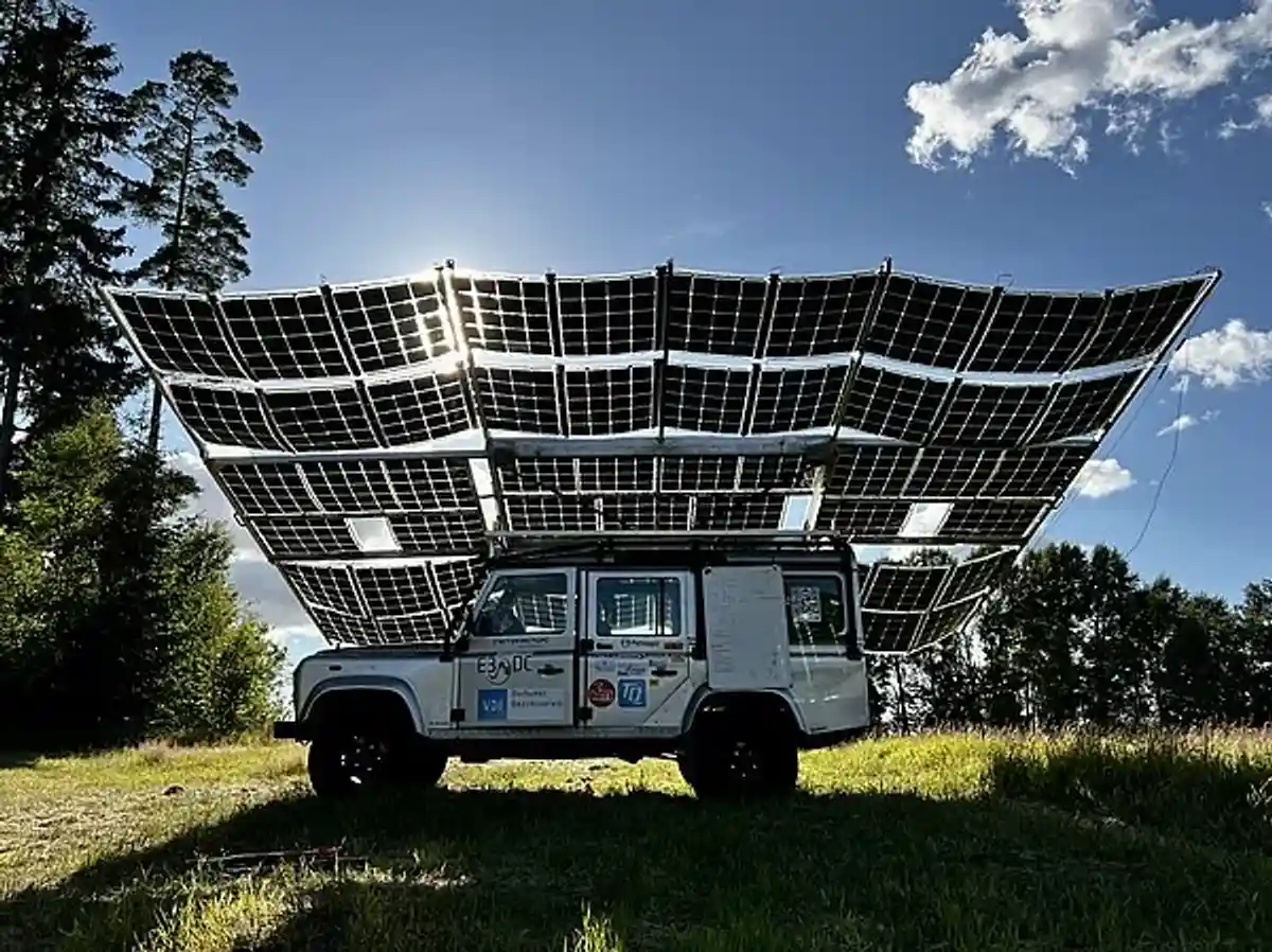 Land Rover на солнечных батареях: европейское турне на электромобиле фото 1