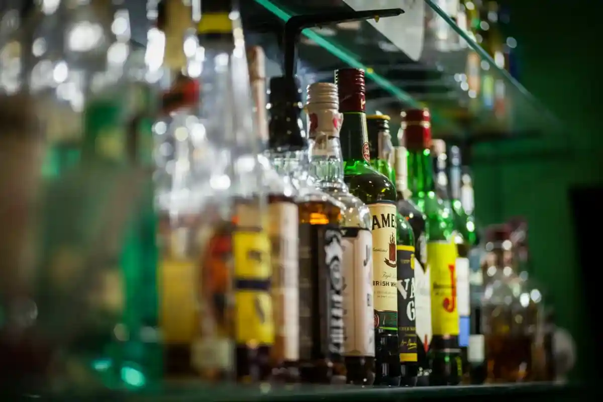 Новые скидки на продукты в Aldi: алкогольные и безалкогольные напитки. Фото: Alexandru Nika / shutterstock.com