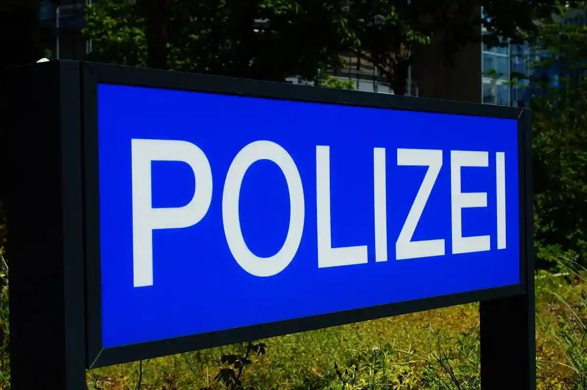 Во Франкфурте прошли обыски в домах полицейских