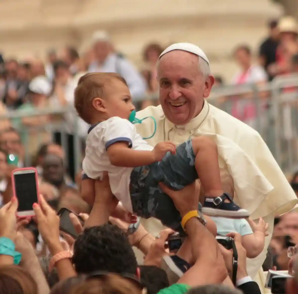 Папа Римский: аборт можно сравнить с заказным убийством
