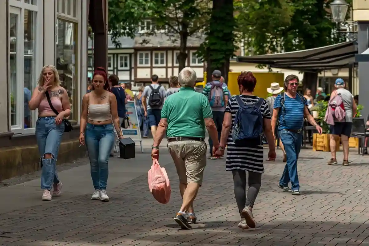 Пешеходы в Нюрнберге: новая стратегия развития города. Фото: LeonHansenPhoto / Shutterstock.com