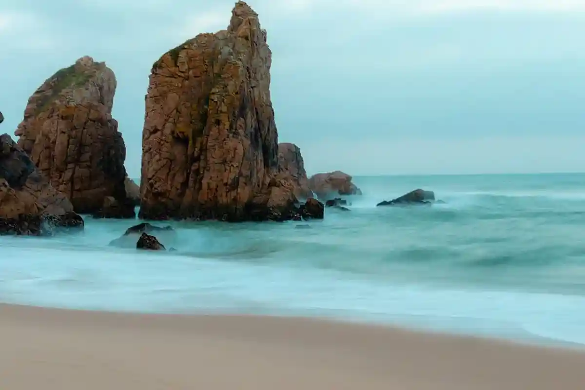 Пляжи Португалии: Прайя-да-Урса. Фото: Erico Reis Junior / wikimedia.org