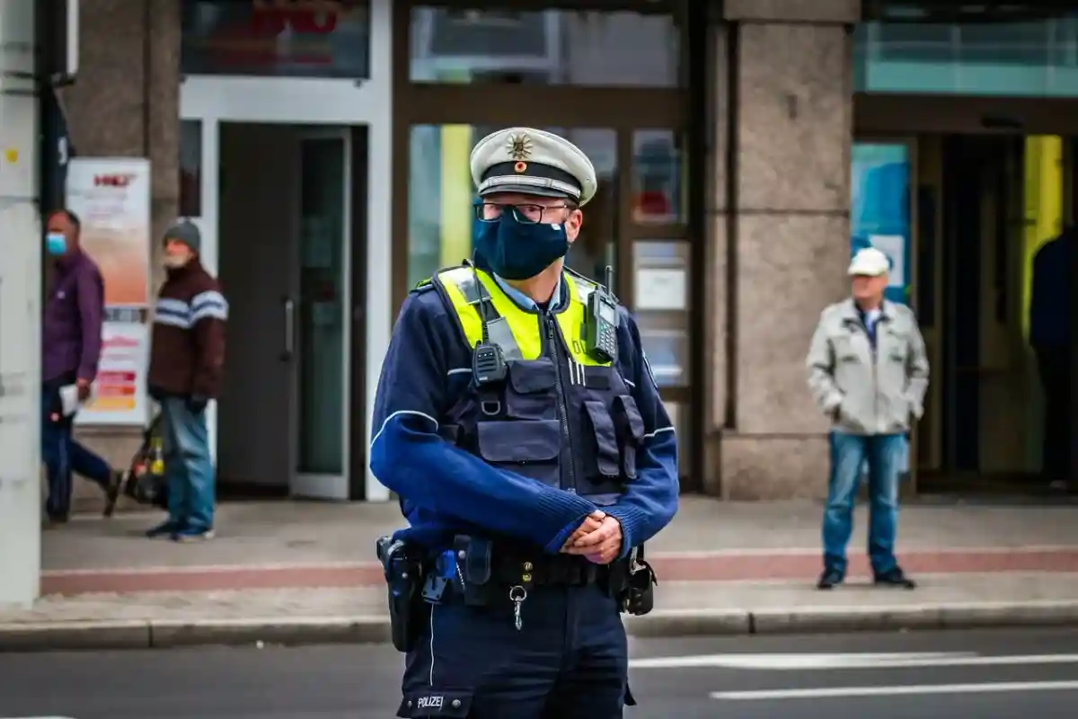 Полиция Германии начала чаще применять электрошокеры. Фото: Yannick Monschau / Unsplash.com