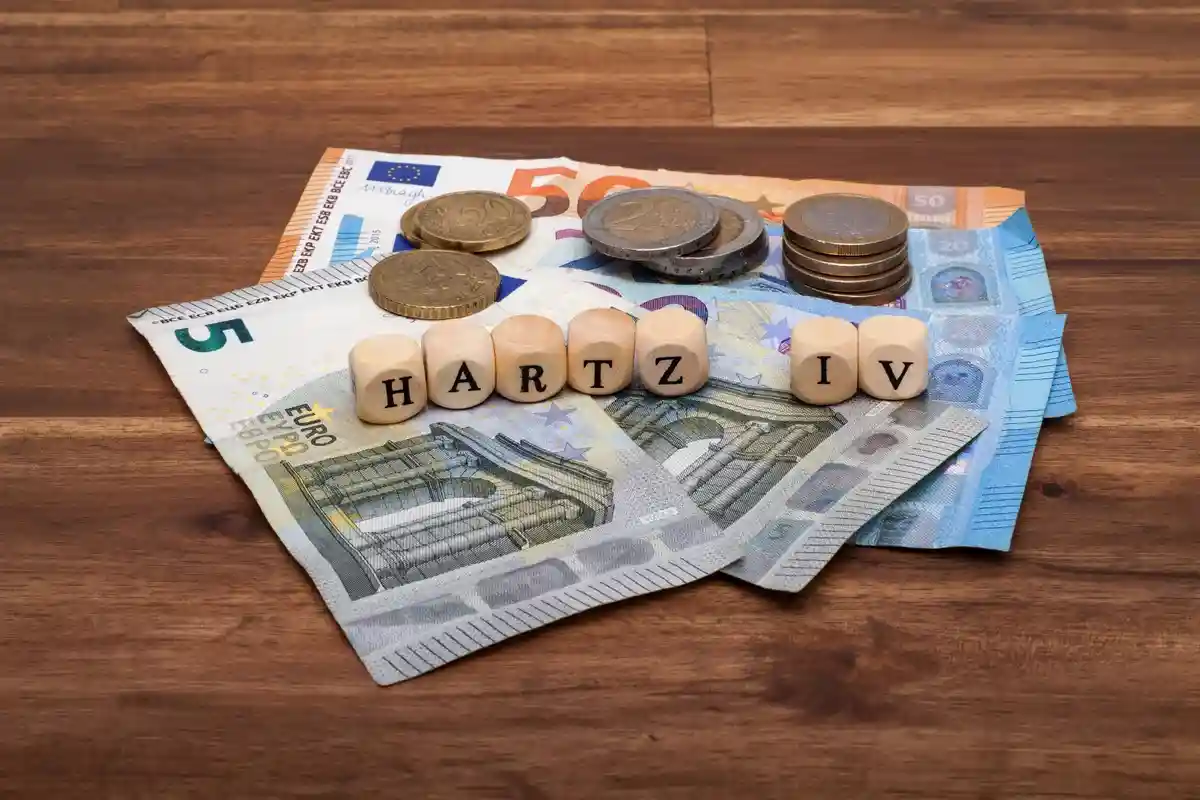 Получающие Hartz IV могут оставить себе чаевые в размере 44,90 евро