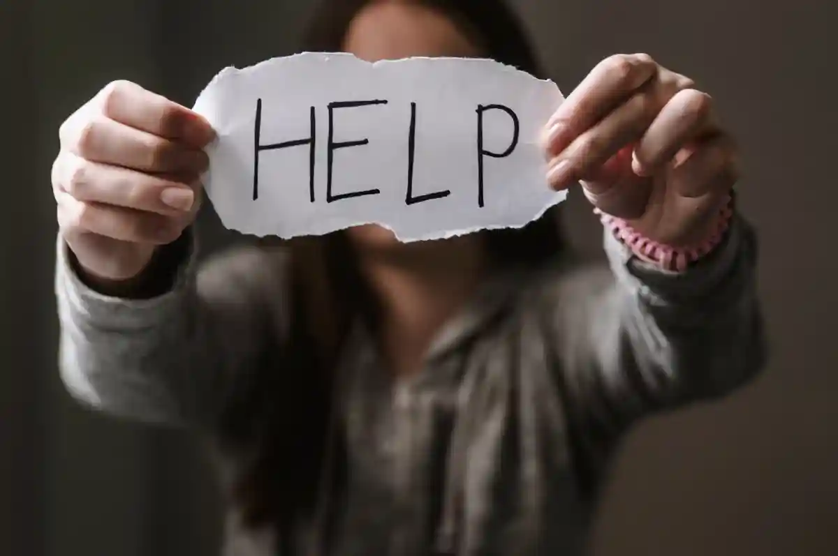 Помощь жертвам домашнего насилия: стартап «SOS на дому»