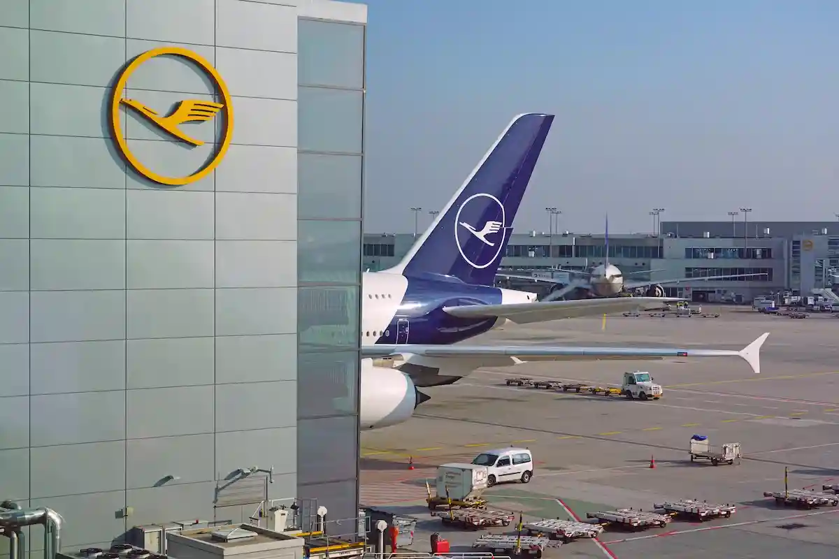 Сотрудники Lufthansa в среду проведут следующую забастовку. Фото: EQRoy / Shutterstock.com