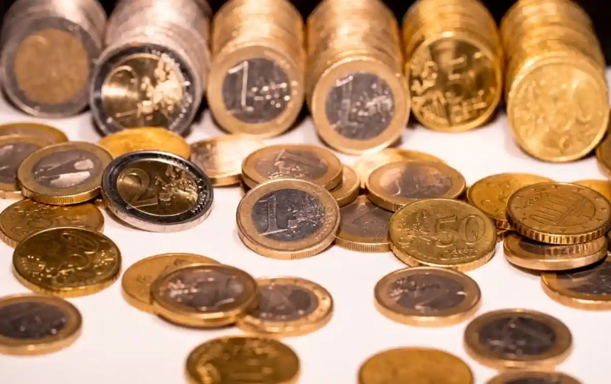 Как продать монету за 2 миллиона евро? Присмотритесь повнимательнее. Фото: Westlight / Shutterstock.com