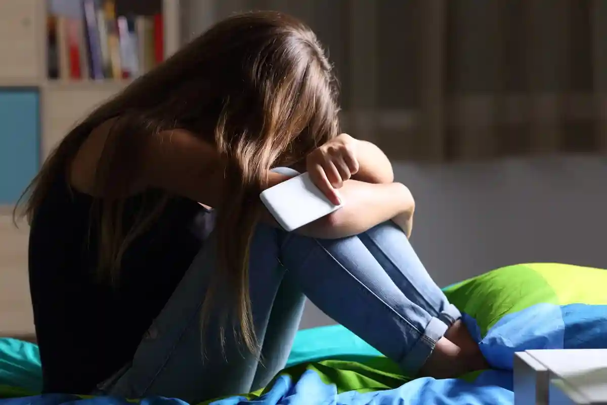 Депрессия среди подростков остается без внимания. Фото: Antonio Guillem / Shutterstock.com