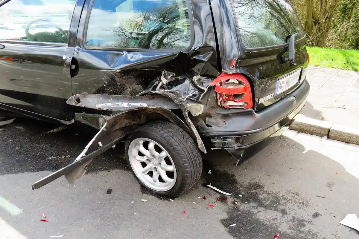 Пьяный водитель на Автобане стал причиной аварии. Фото: blende12/ pixabay.com